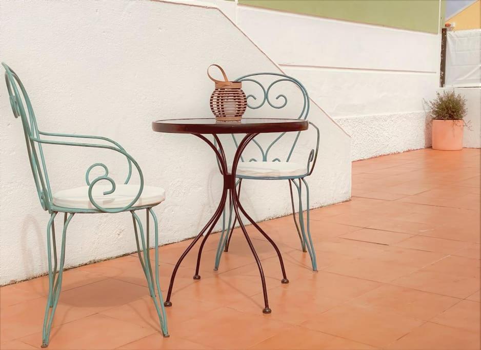 Cozy Apartment With Private Courtyard Barcarena Exterior photo