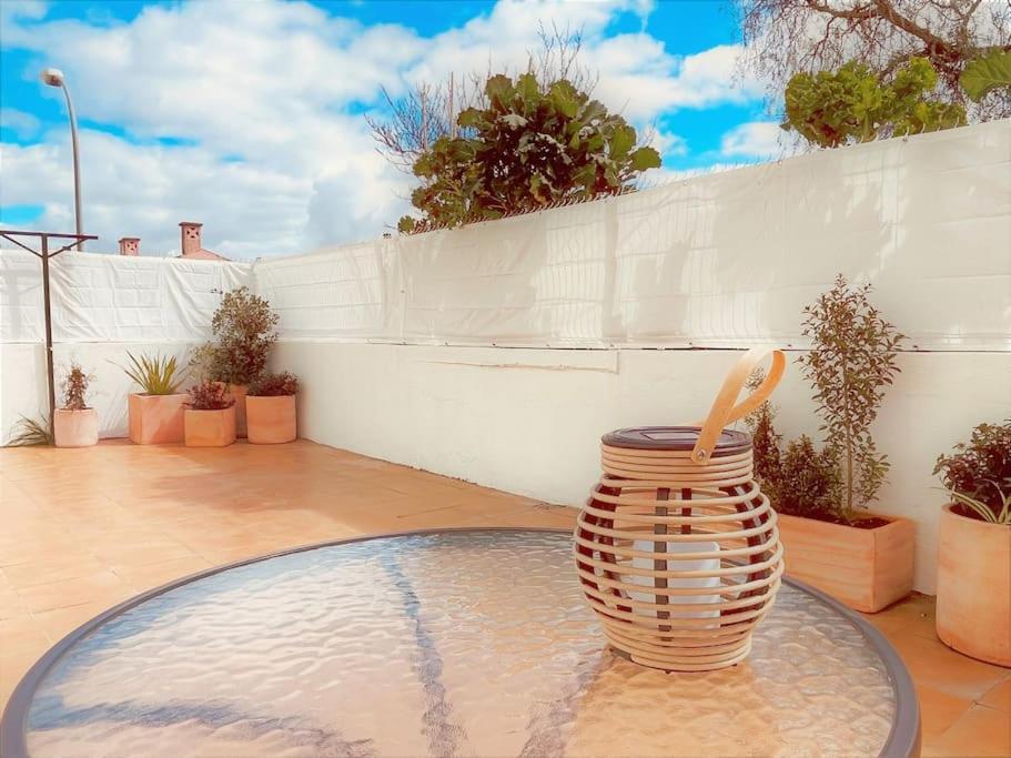 Cozy Apartment With Private Courtyard Barcarena Exterior photo